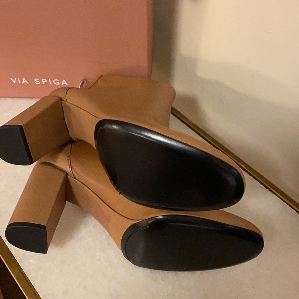 VIA SPIGA Ankle Bootie. NWT. - Picture 4 of 5
